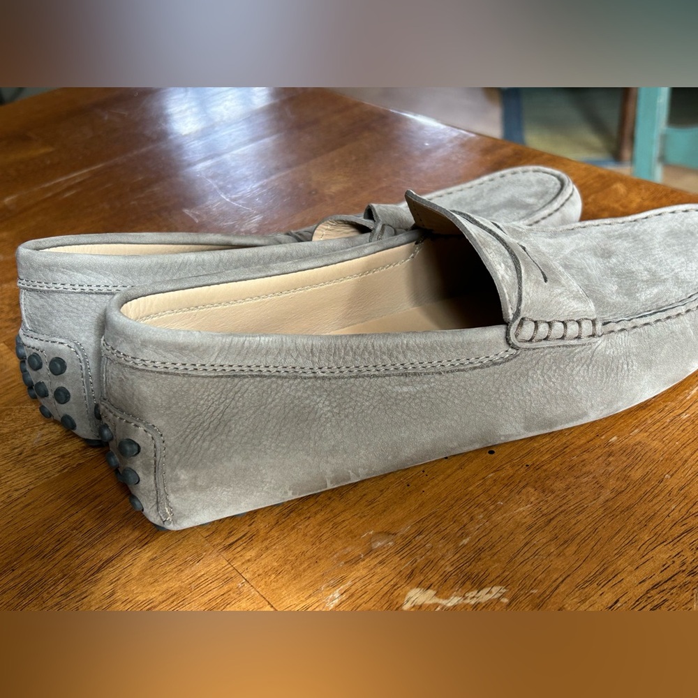 Tod's Gommino Bubble Loafers Driving Shoes Timeless Luxury Gray suede Sz 9.5